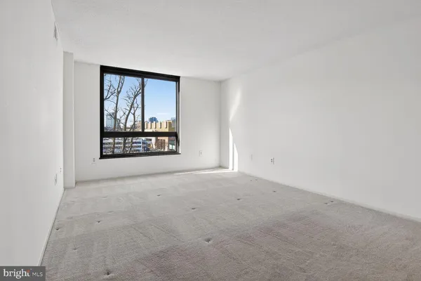 $2,250 | 1808 Old Meadow Road, Unit 1105, McLean, VA 22102