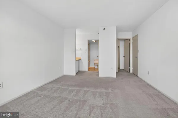$2,250 | 1808 Old Meadow Road, Unit 1105, McLean, VA 22102