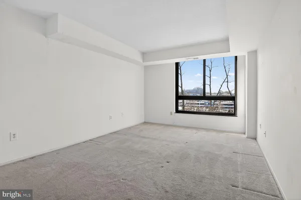 $2,250 | 1808 Old Meadow Road, Unit 1105, McLean, VA 22102