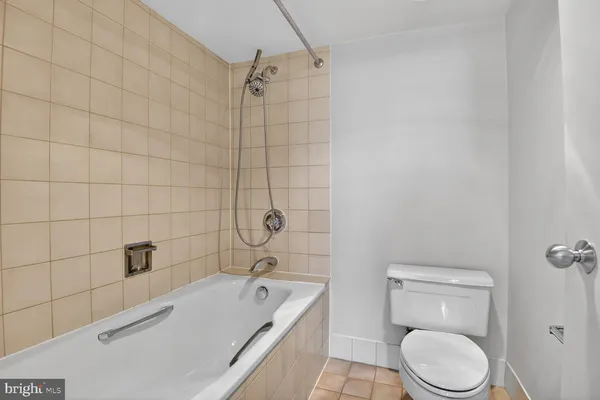 $2,250 | 1808 Old Meadow Road, Unit 1105, McLean, VA 22102