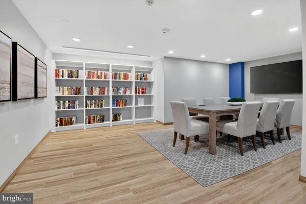 $2,250 | 1808 Old Meadow Road, Unit 1105, McLean, VA 22102