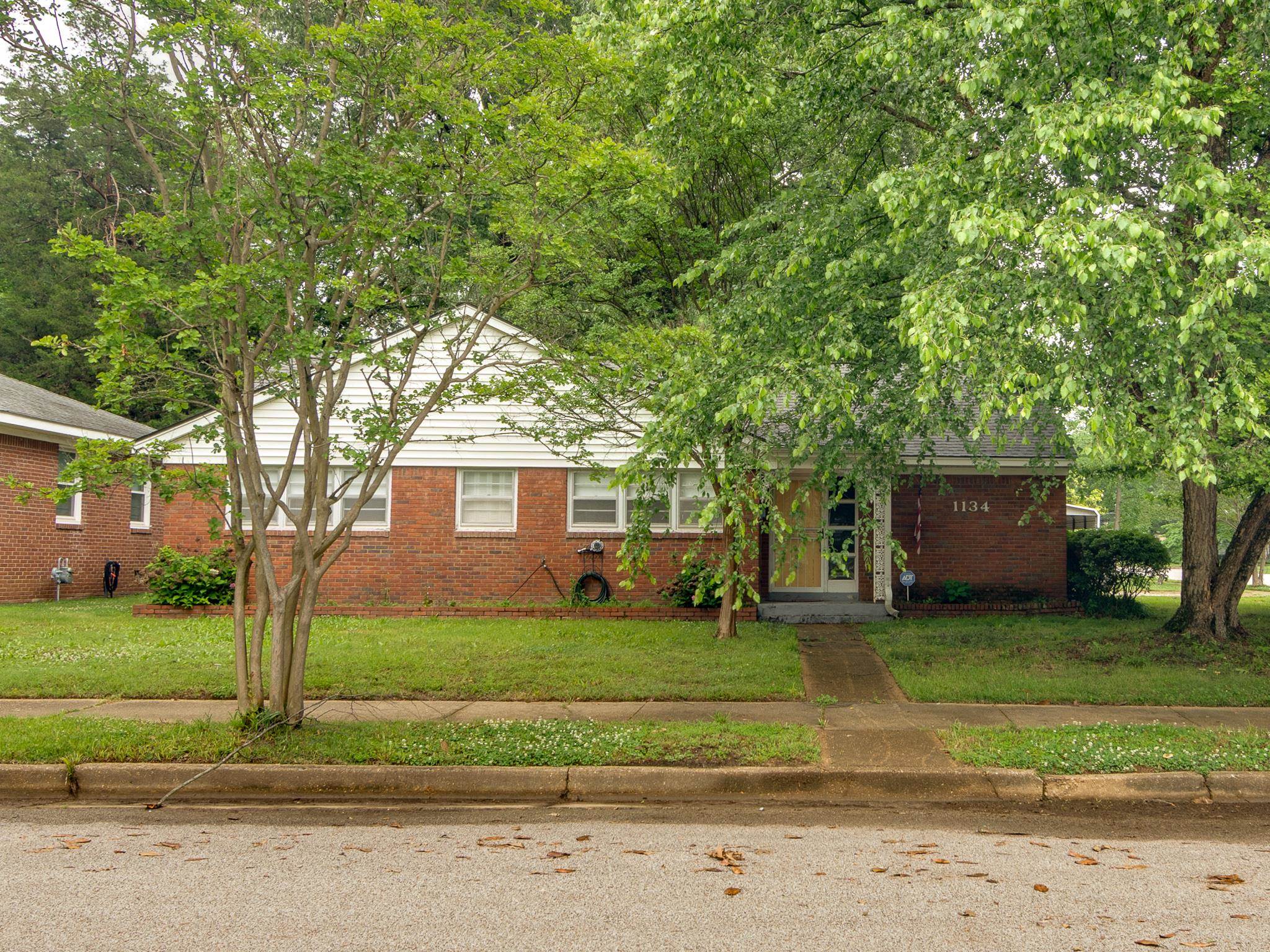 1134 Dearing Road Memphis, TN 38117 - Photo 1 of 30