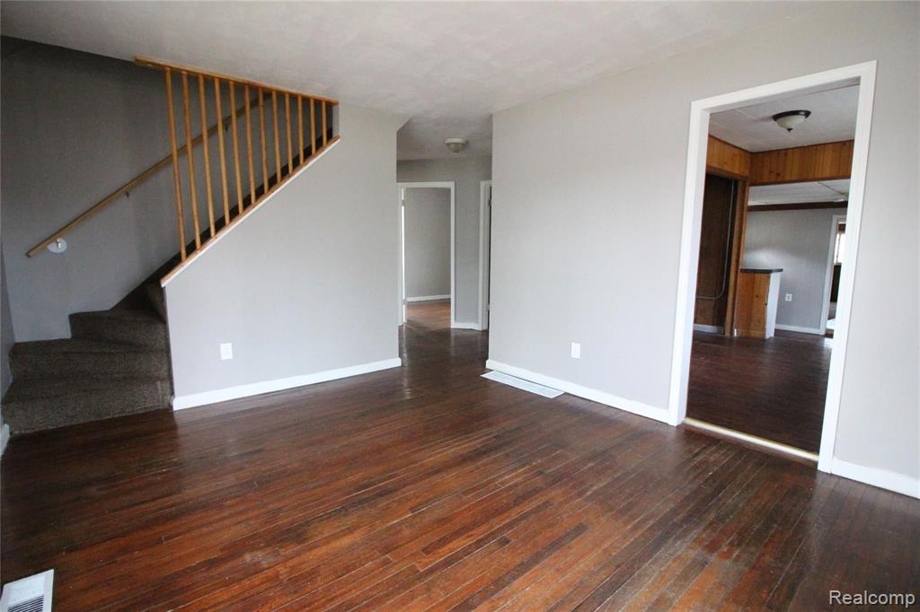 26812 Beverly Road Taylor, MI 48180 - Photo 3 of 15