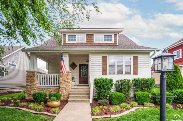 $449,900 | 408 Vine Drive, Lawrence, KS 66049
