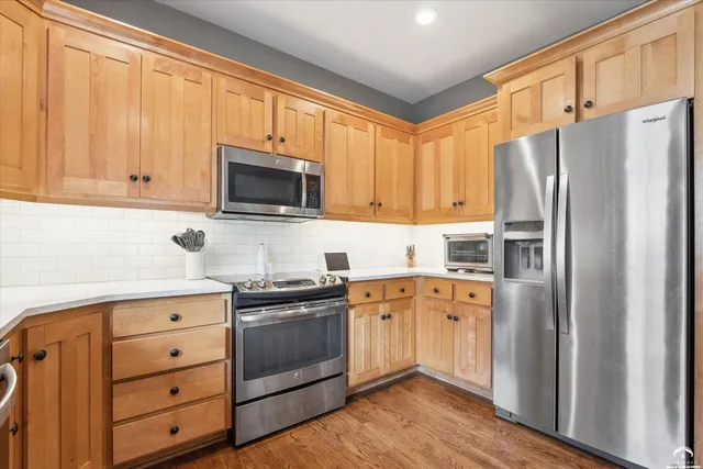 $449,900 | 408 Vine Drive, Lawrence, KS 66049