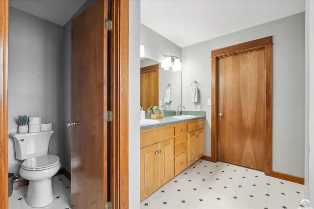 $449,900 | 408 Vine Drive, Lawrence, KS 66049