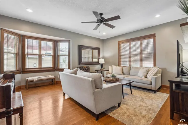 $449,900 | 408 Vine Drive, Lawrence, KS 66049