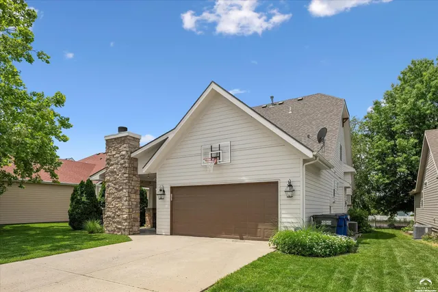 $449,900 | 408 Vine Drive, Lawrence, KS 66049