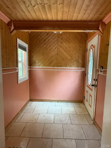 a view of a storage & utility room