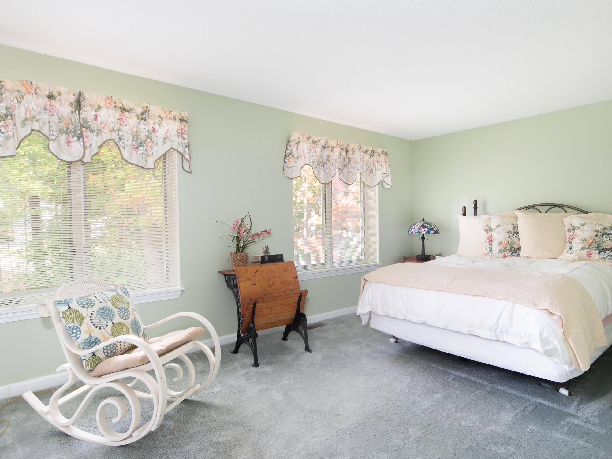 31 Salisbury Road Nashua, NH 03064 - Photo 5 of 24 Gallery Image 5