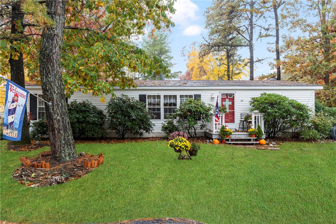 17 Liena Rose Way Coventry, RI 02816 - Photo 4 of 28