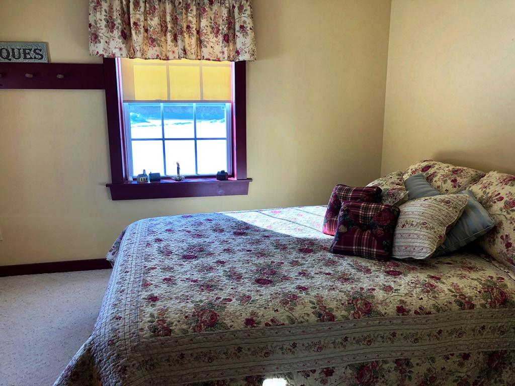 47 Reed's Mill Road Madrid Township, ME 04966 - Photo 21 of 28 Guest Room