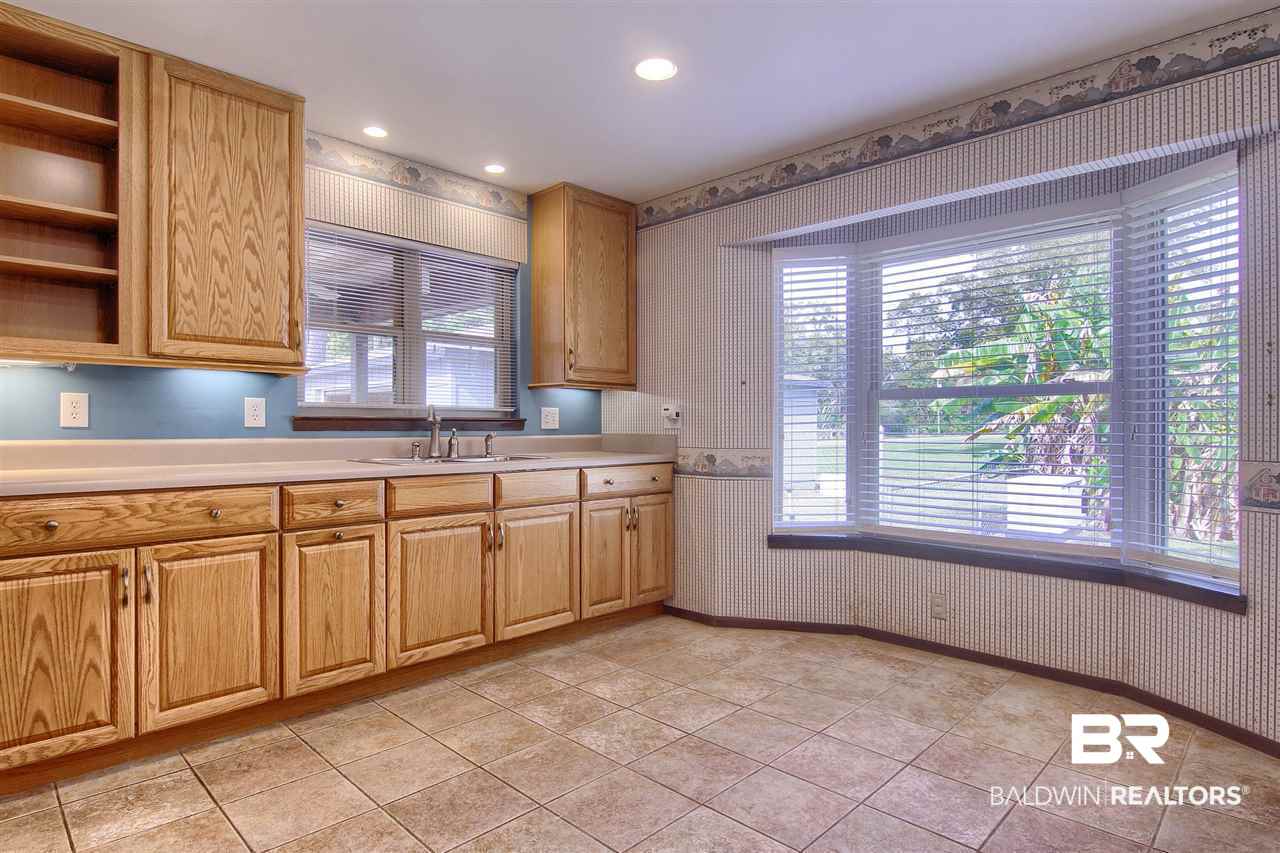 922 West Azalea Avenue Foley, AL 36535 - Photo 11 of 28