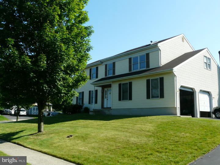 217 Sunrise Road Reading, PA 19606 - Photo 2 of 24 Exterior Front