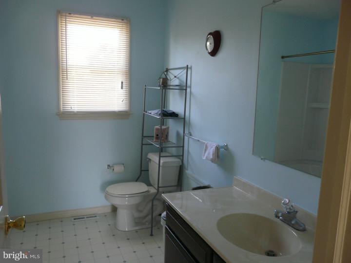 217 Sunrise Road Reading, PA 19606 - Photo 22 of 24 Bathroom