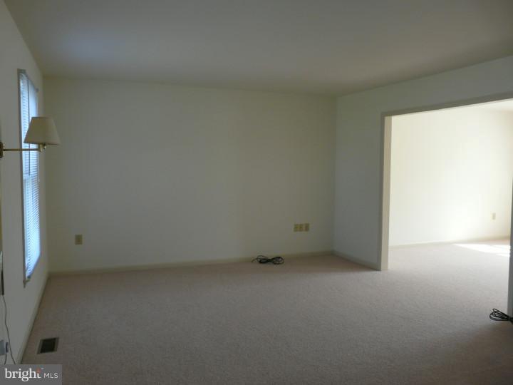 217 Sunrise Road Reading, PA 19606 - Photo 4 of 24 Living Room