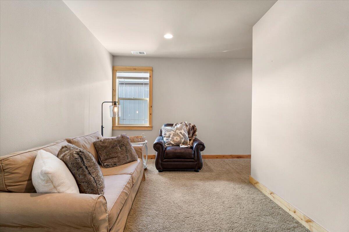 941 Southwest Vantage Point Way Bend, OR 97702 - Photo 23 of 52 09-Upstairs Landing