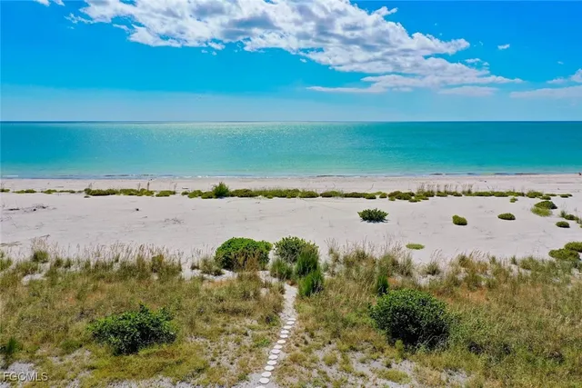 $10,895,000 | 4717 Rue Belle Mer, Sanibel, FL 33957