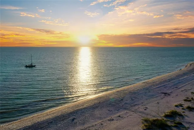 $10,895,000 | 4717 Rue Belle Mer, Sanibel, FL 33957