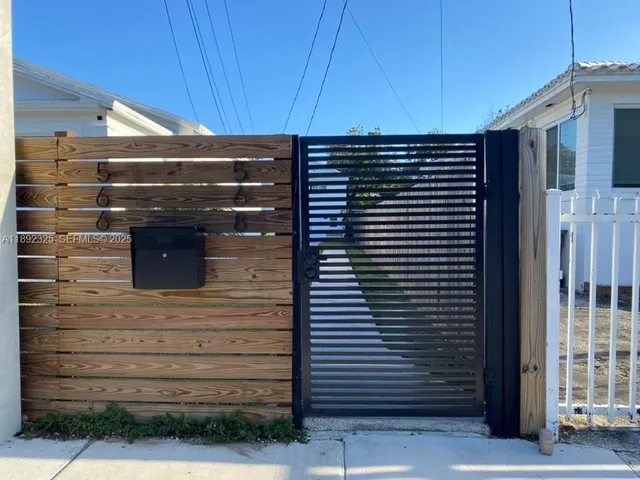 a view of entryway door of the house