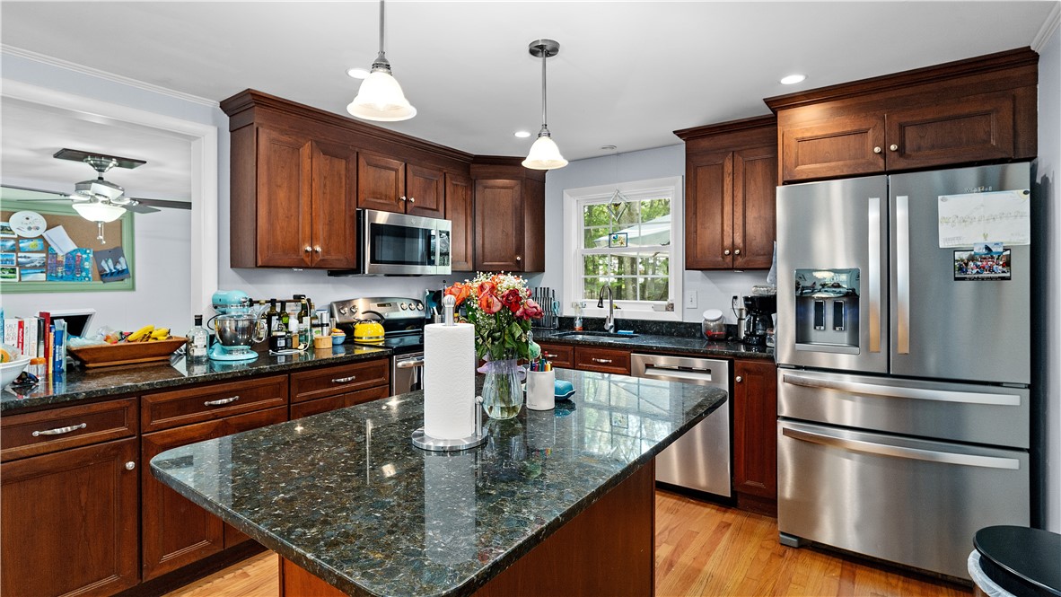 689 Middle Road East Greenwich, RI 02818 - Photo 8 of 41 Gallery Image 8