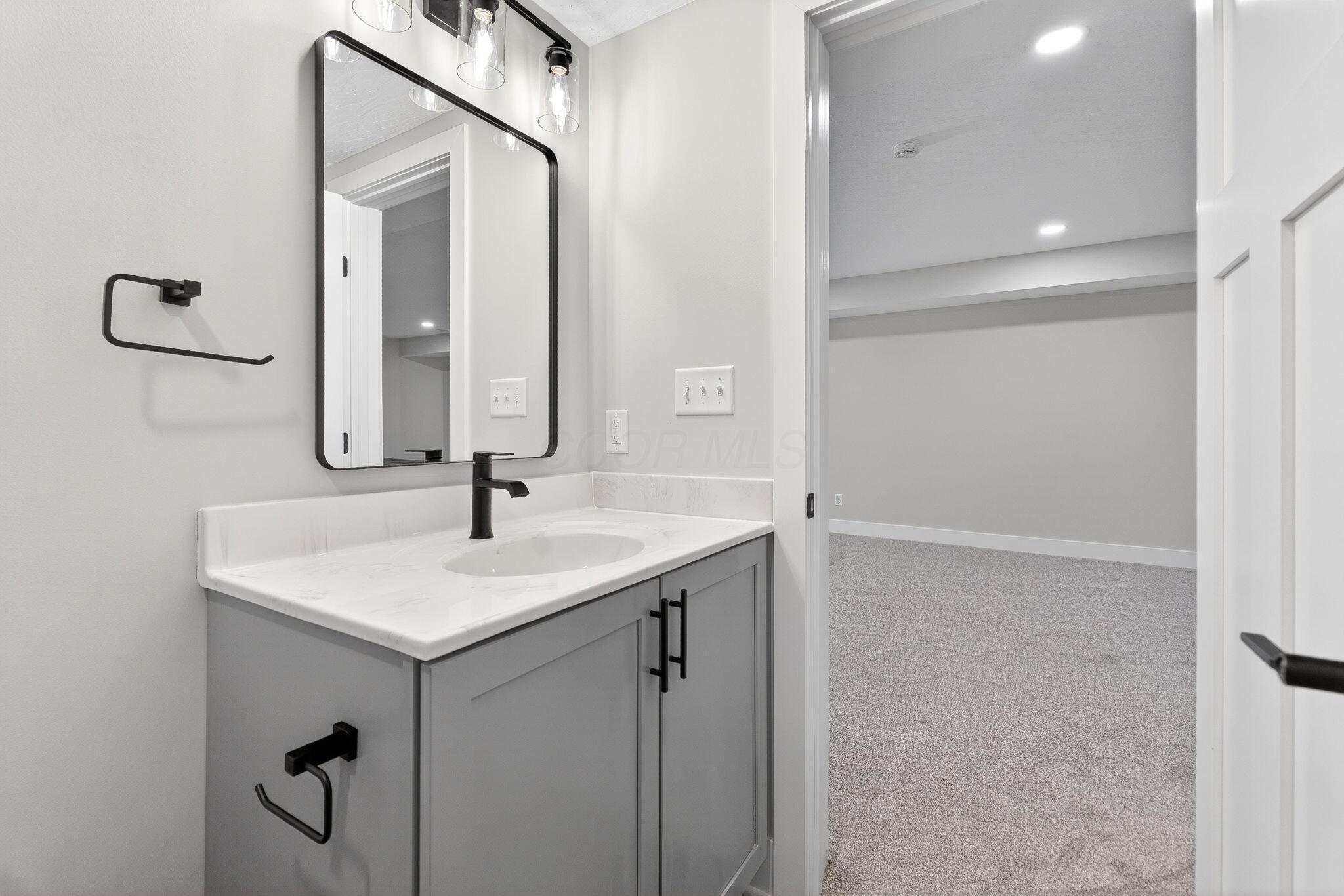 1705 Horseshoe Road Delaware, OH 43015 - Photo 51 of 64 1705 Horseshoe Dr (interior)-51