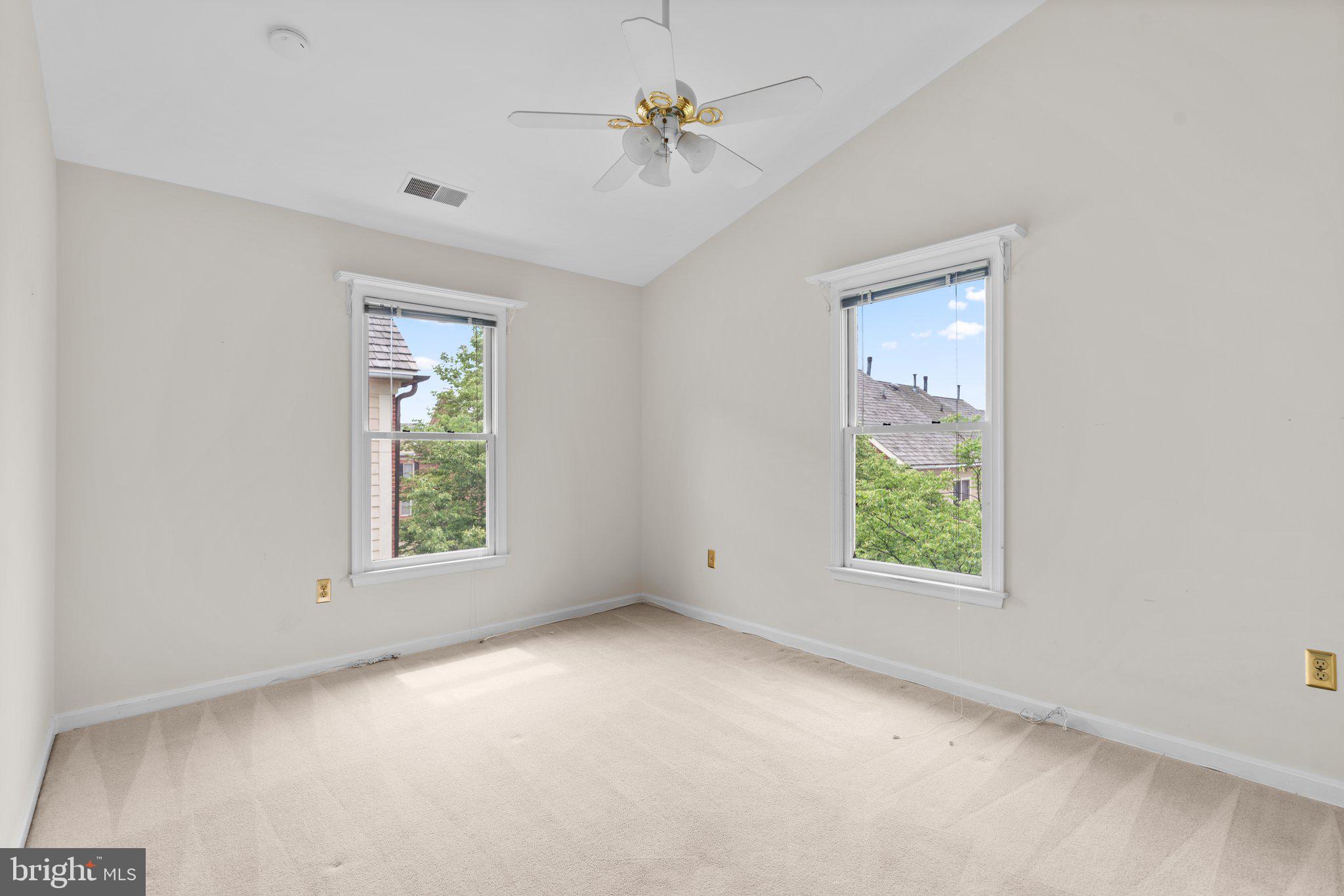 201 Ridgepoint Place Gaithersburg, MD 20878 - Photo 22 of 37 2nd Bedroom