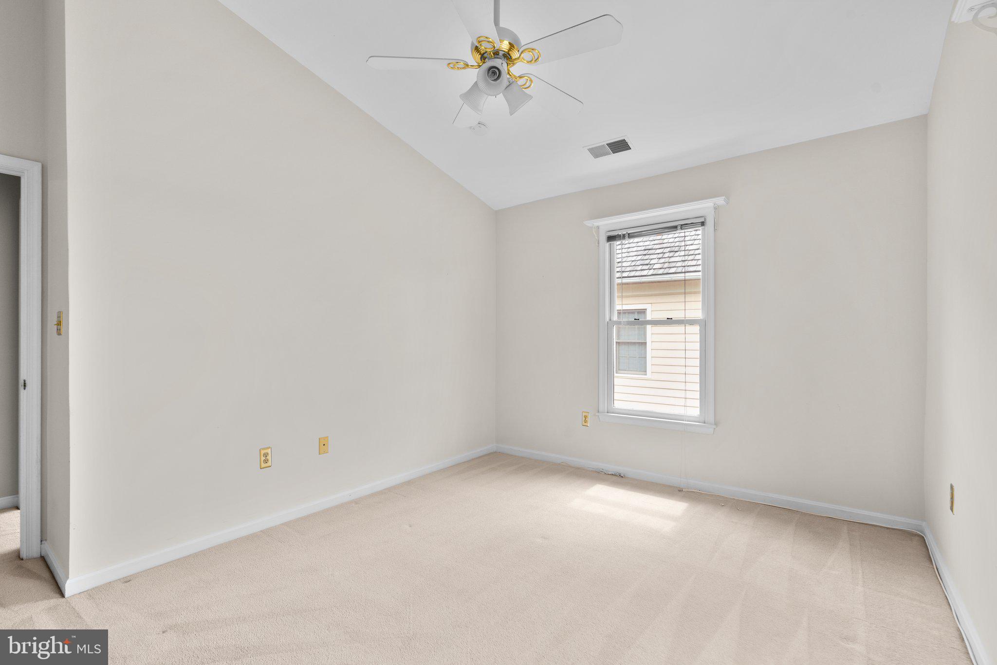 201 Ridgepoint Place Gaithersburg, MD 20878 - Photo 23 of 37 2nd Bedroom
