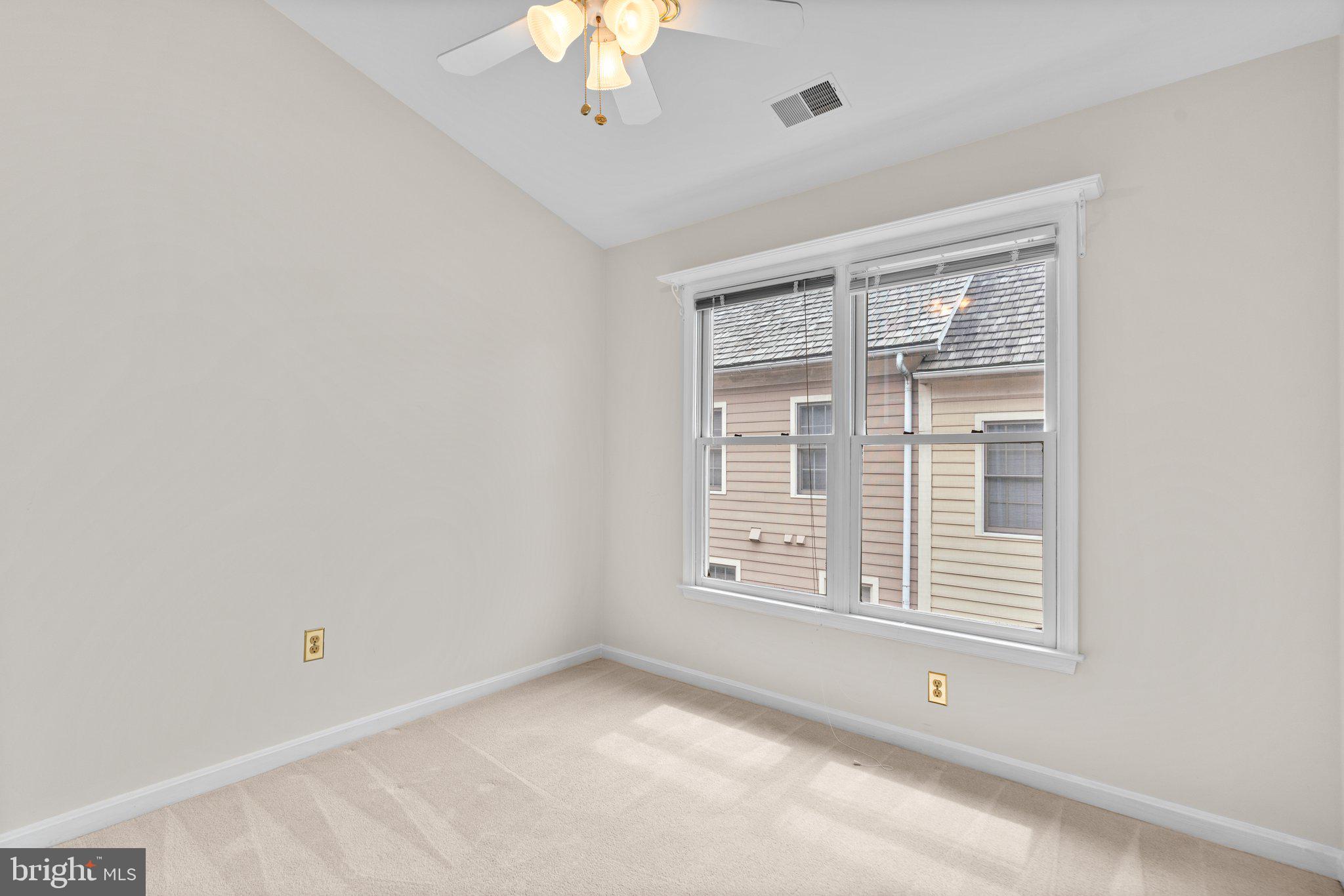 201 Ridgepoint Place Gaithersburg, MD 20878 - Photo 26 of 37 3rd Bedroom