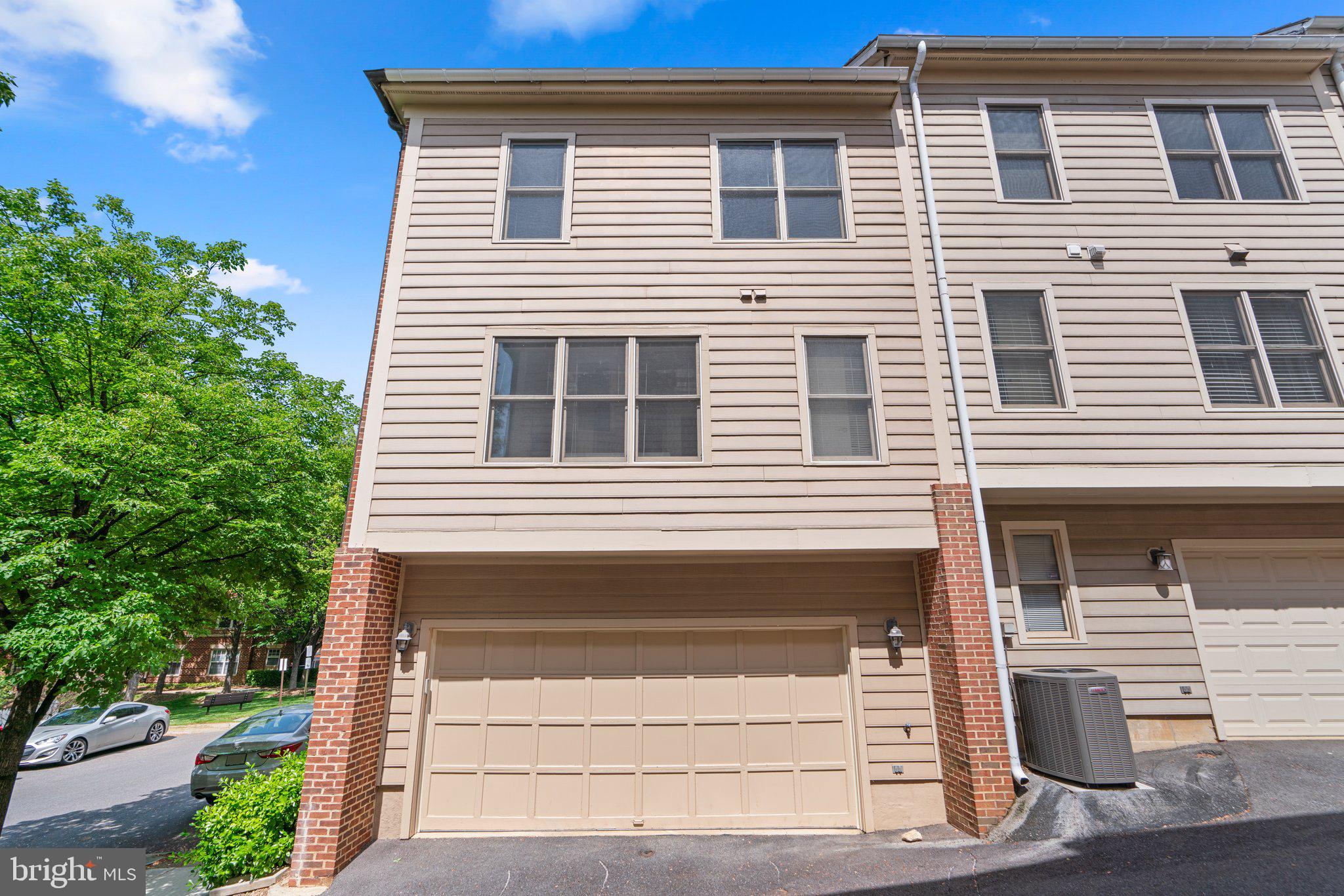 201 Ridgepoint Place Gaithersburg, MD 20878 - Photo 28 of 37 2-Car Garage