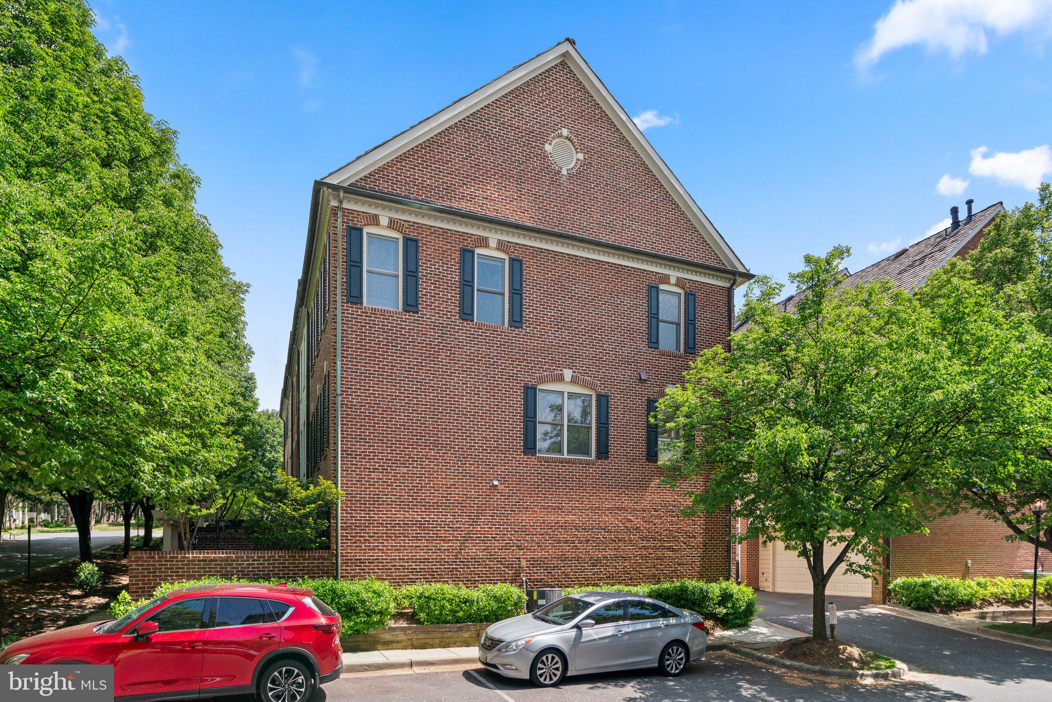 201 Ridgepoint Place Gaithersburg, MD 20878 - Photo 36 of 37 Side parking