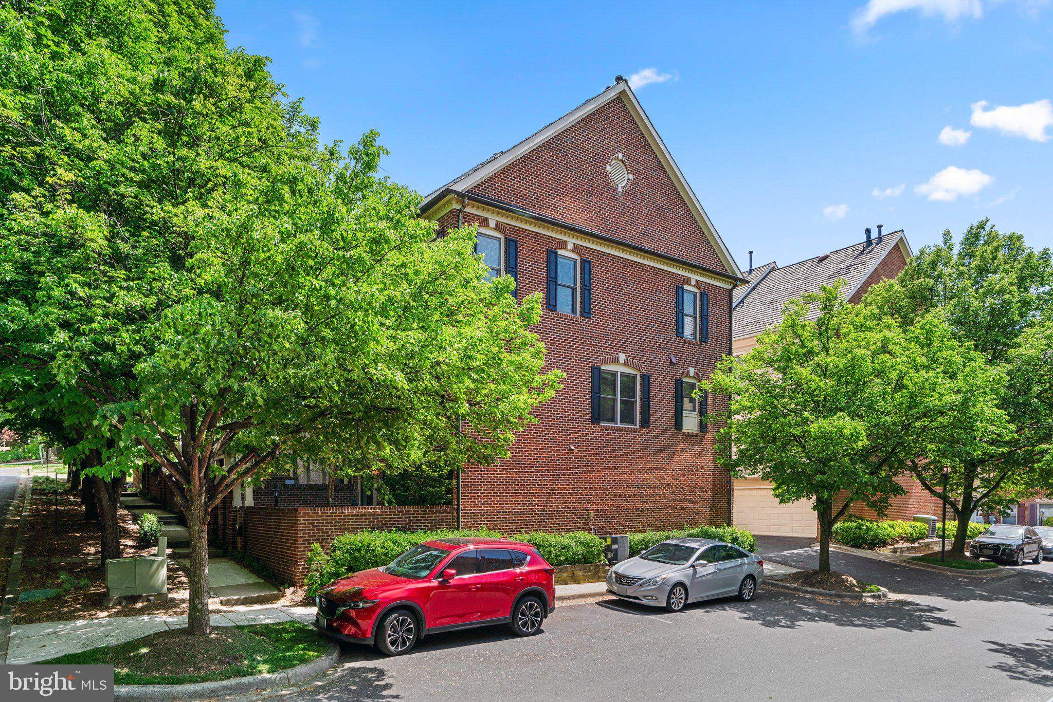 201 Ridgepoint Place Gaithersburg, MD 20878 - Photo 37 of 37 Side Parking