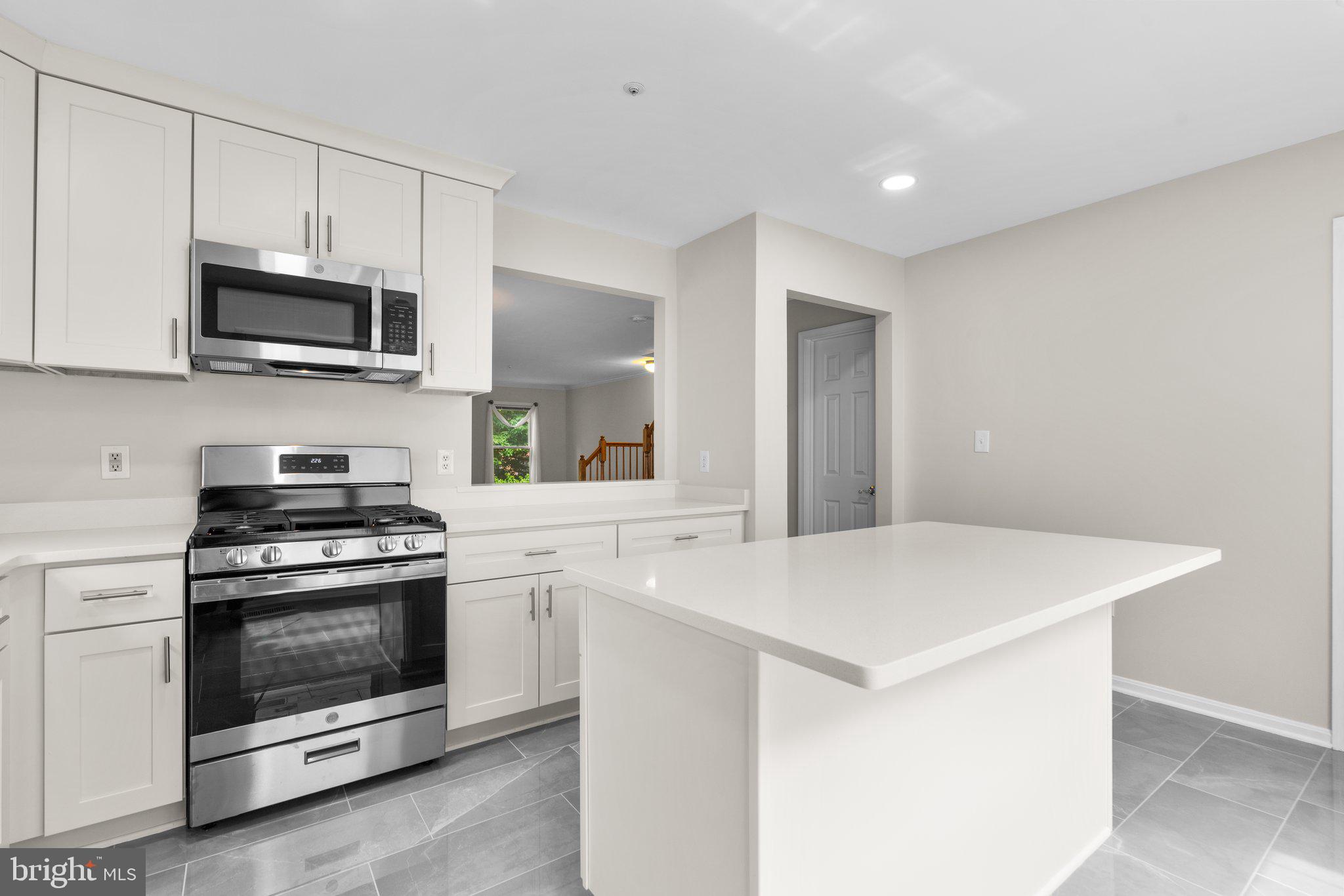 201 Ridgepoint Place Gaithersburg, MD 20878 - Photo 6 of 37 New Kitchen