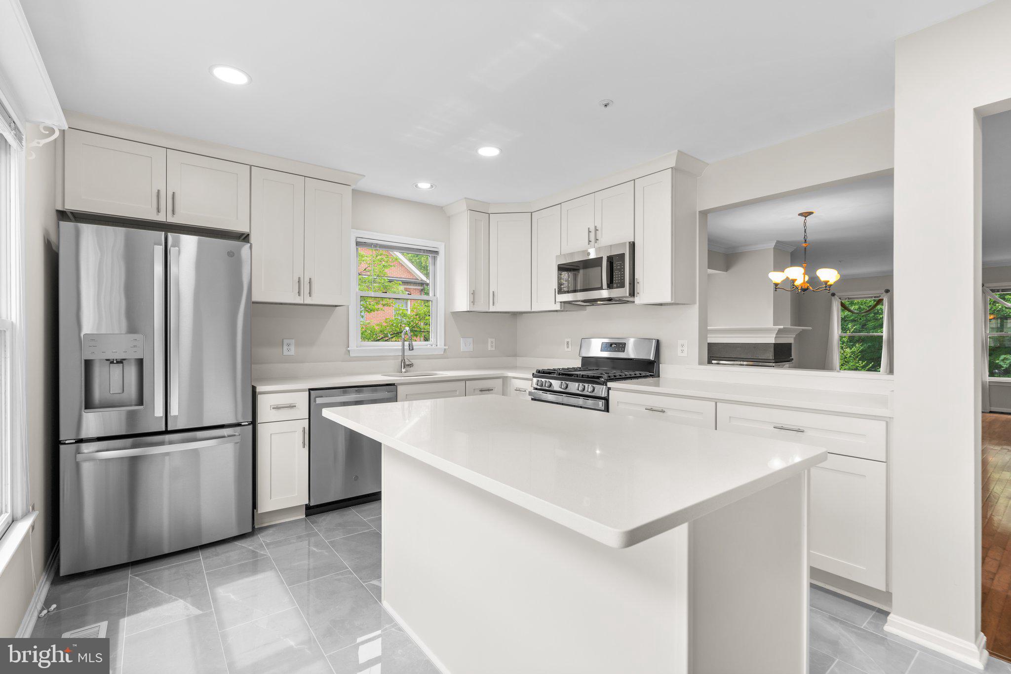 201 Ridgepoint Place Gaithersburg, MD 20878 - Photo 7 of 37 New Kitchen