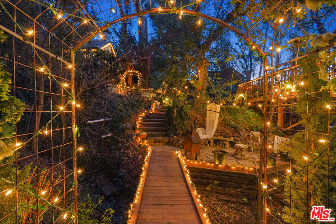 21658 Encina Road Topanga, CA 90290 - Photo 53 of 53 a view of entryway with a yard