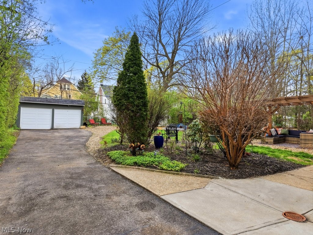 3154 East Overlook Road Cleveland, OH 44118 - Photo 3 of 40 Gallery Image 3