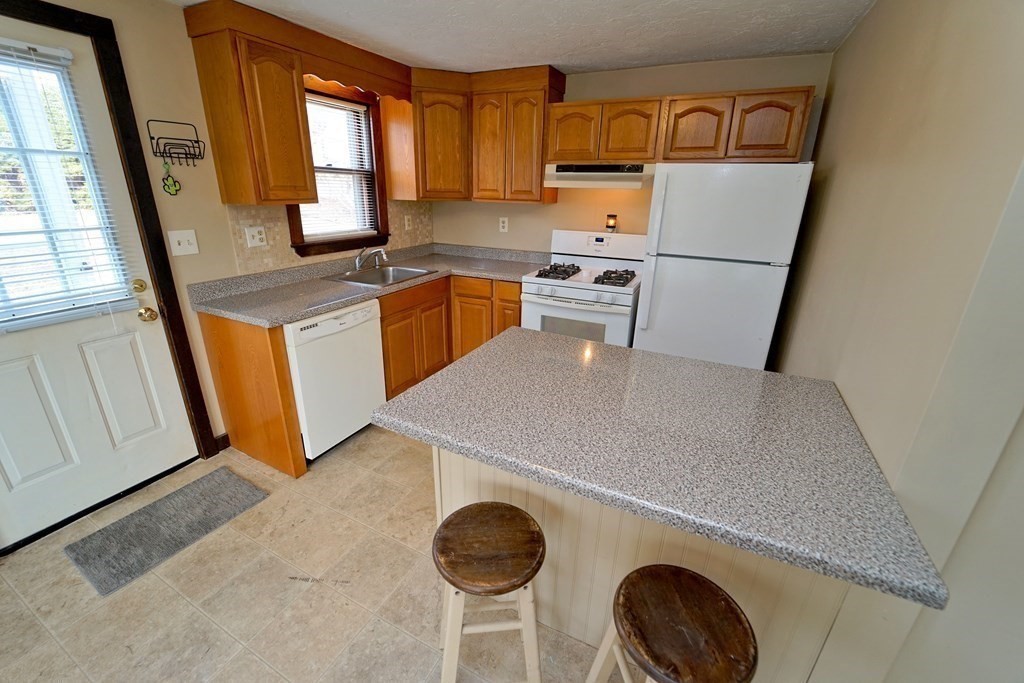 155 Westerly Road Plymouth, MA 02360 - Photo 5 of 17 Gallery Image 5