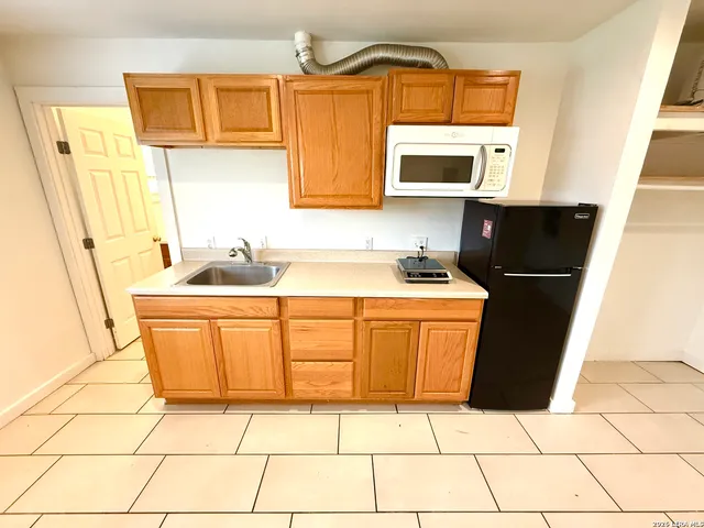 $574 | 2614 Monterey Street, Unit 5, San Antonio, TX 78207