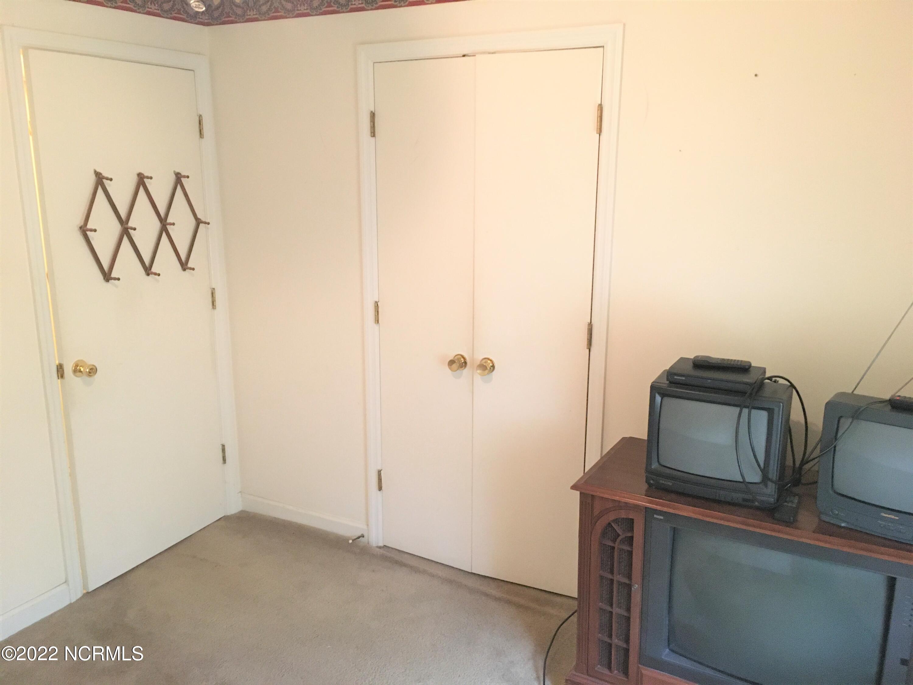3905 Tower Hill Road Kinston, NC 28501 - Photo 20 of 38 3rd Bedroom