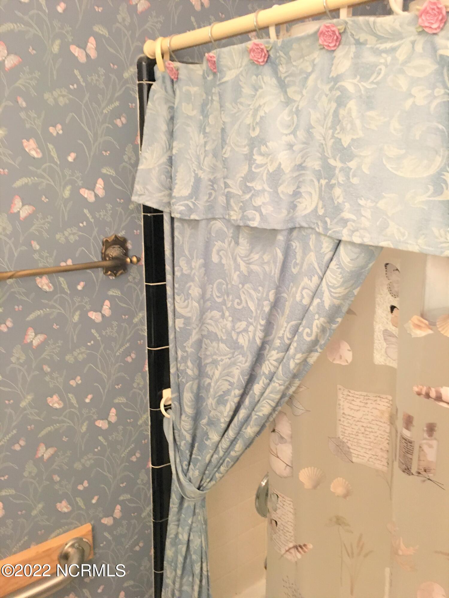 3905 Tower Hill Road Kinston, NC 28501 - Photo 27 of 38 Shower/Tub Full Bath