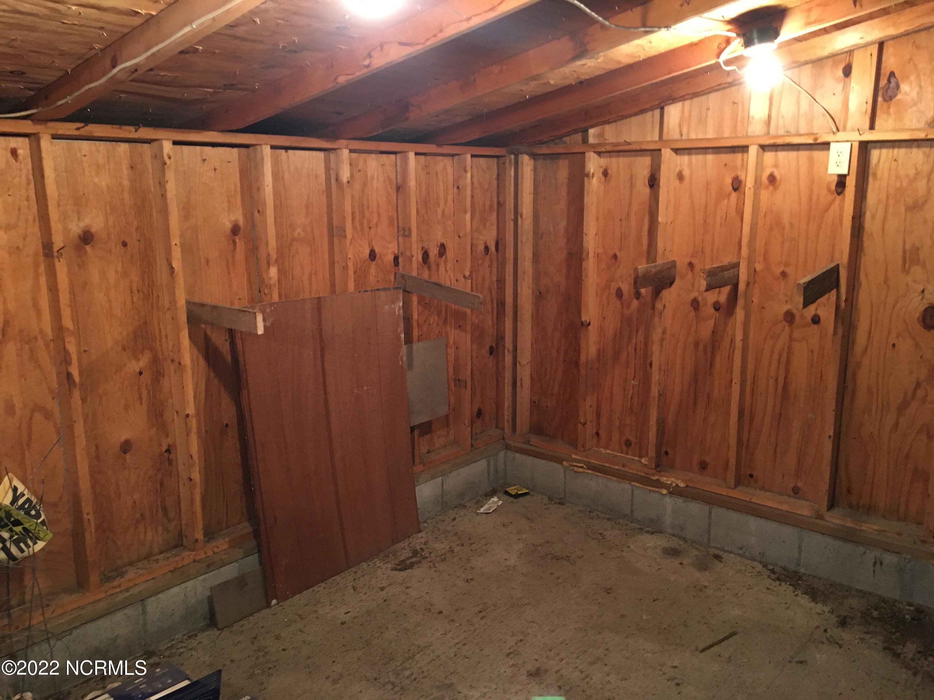 3905 Tower Hill Road Kinston, NC 28501 - Photo 32 of 38 2nd Room-Garage