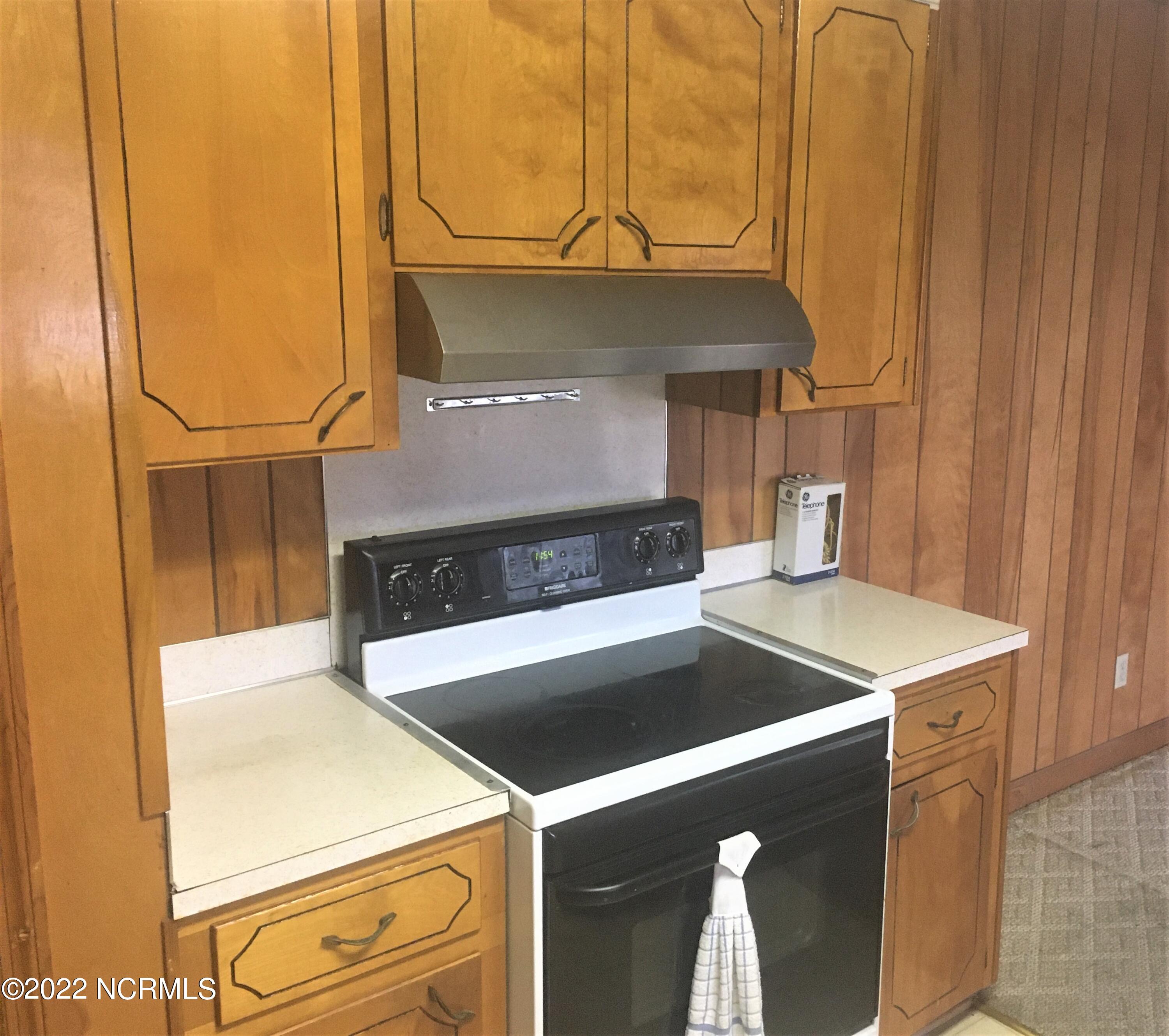 3905 Tower Hill Road Kinston, NC 28501 - Photo 6 of 38 Electric Stove