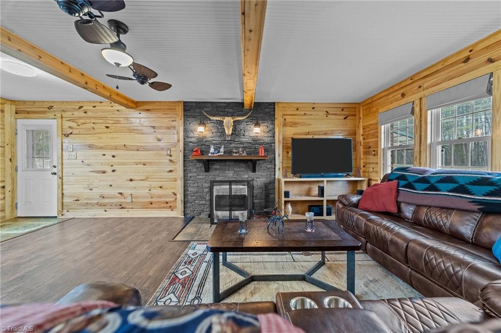996 Smith Road Stoneville, NC 27048 - Photo 5 of 47 Gallery Image 5