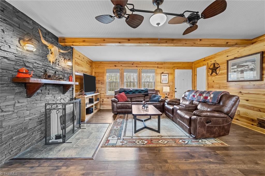 996 Smith Road Stoneville, NC 27048 - Photo 7 of 47 Gallery Image 7