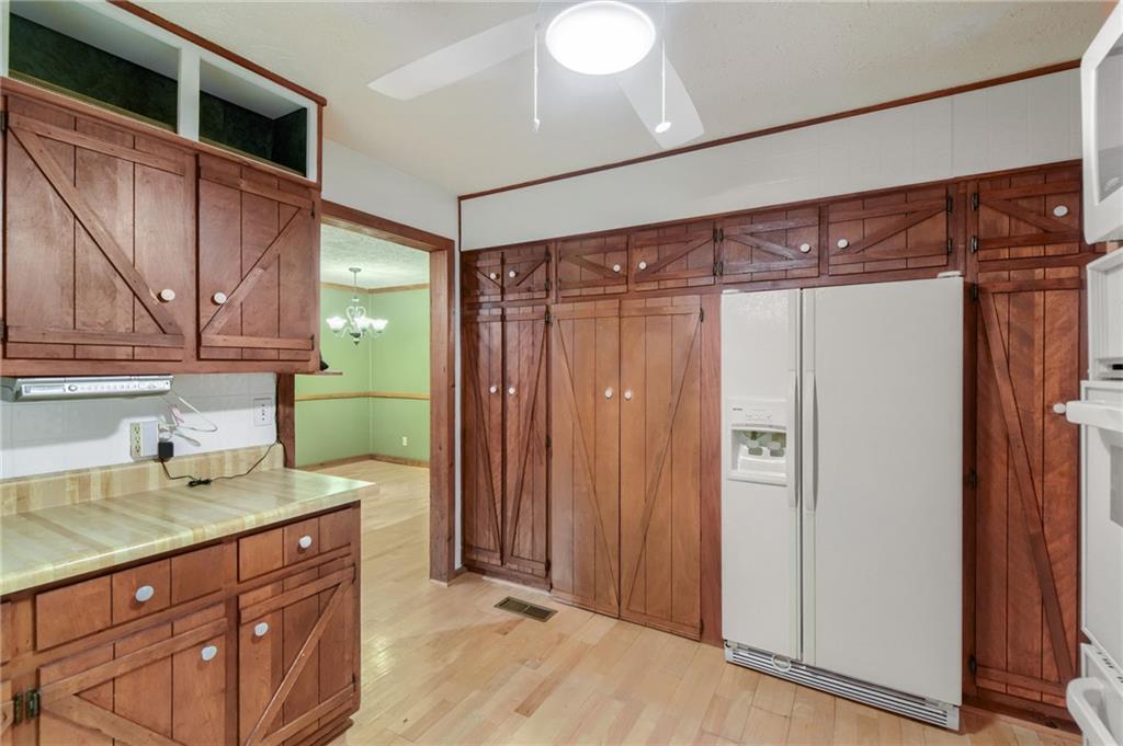 1996 Thomas Road Canton, GA 30115 - Photo 17 of 37 Gallery Image 17