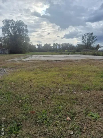 $25,000 | 6330 Church Road, East St. Louis, IL 62207