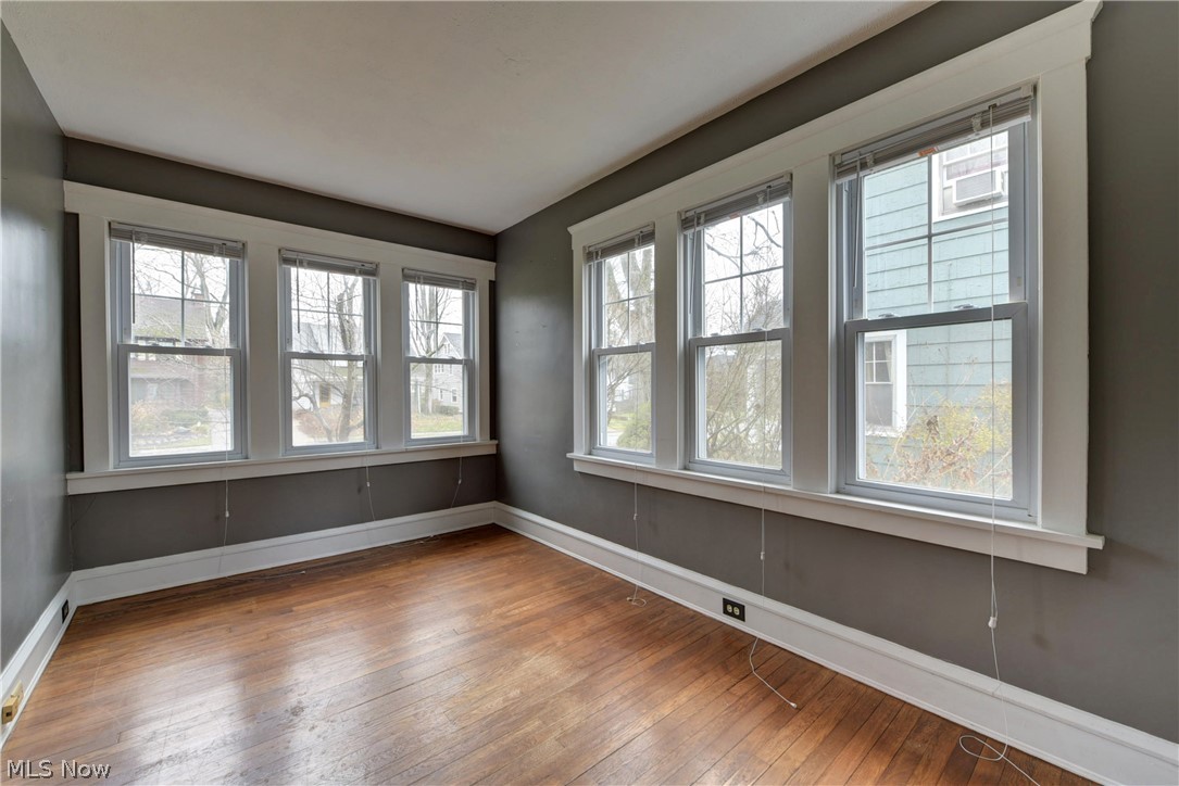 2959 Coleridge Road Cleveland, OH 44118 - Photo 15 of 35
