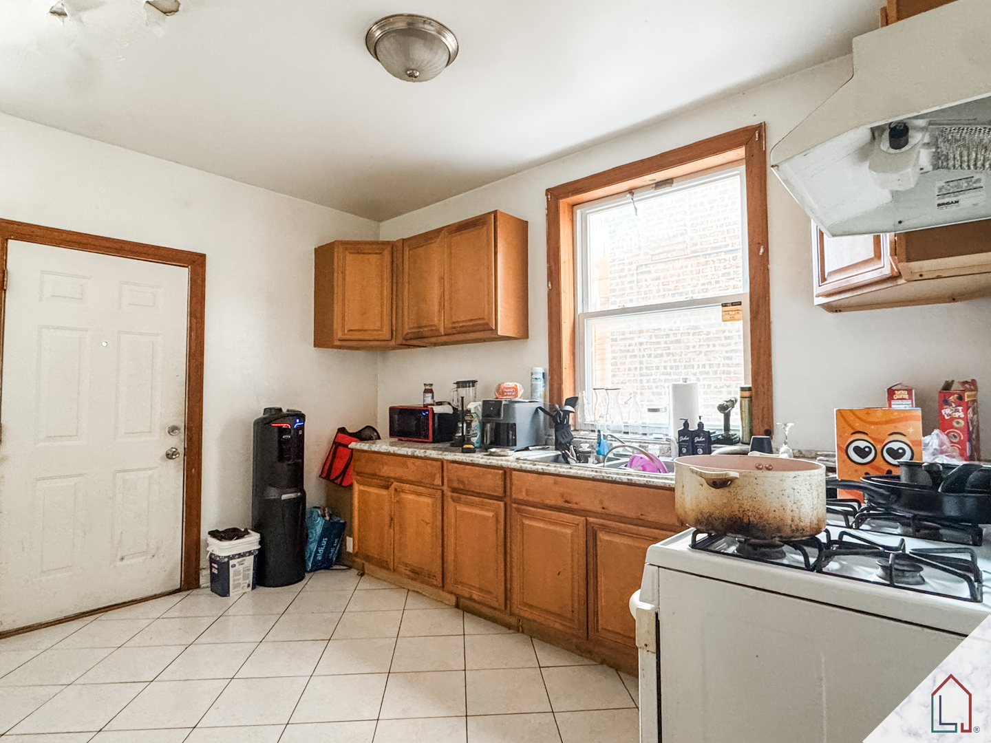 8237 South Green Street Chicago, IL 60620 - Photo 5 of 23