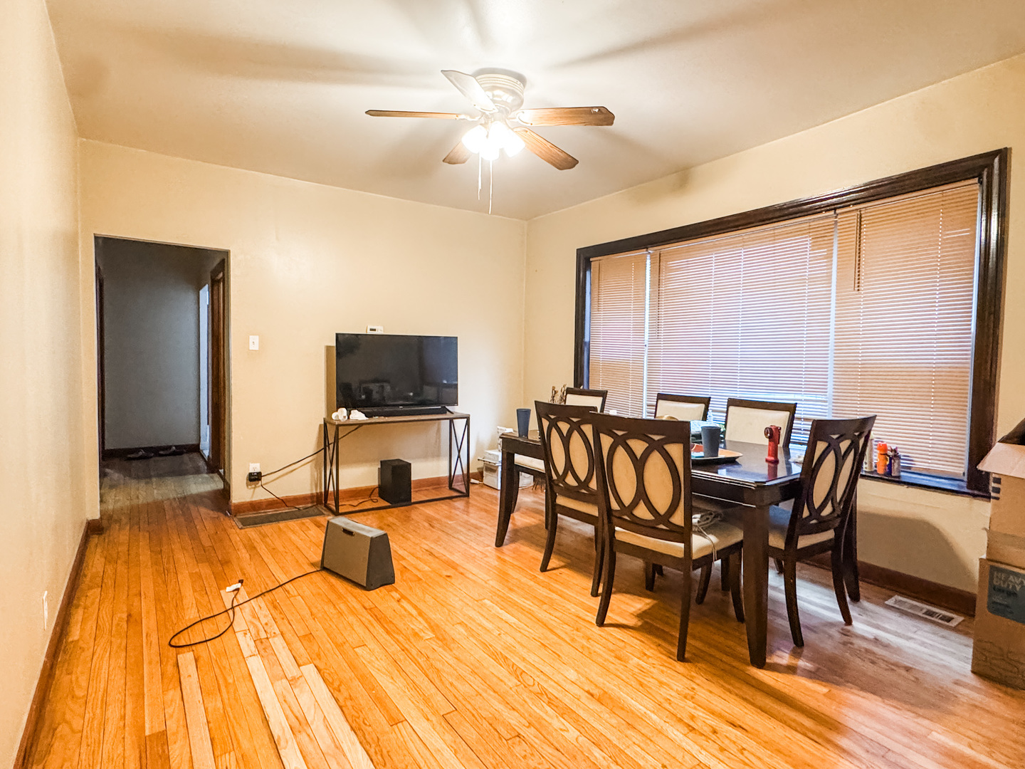 8237 South Green Street Chicago, IL 60620 - Photo 8 of 23