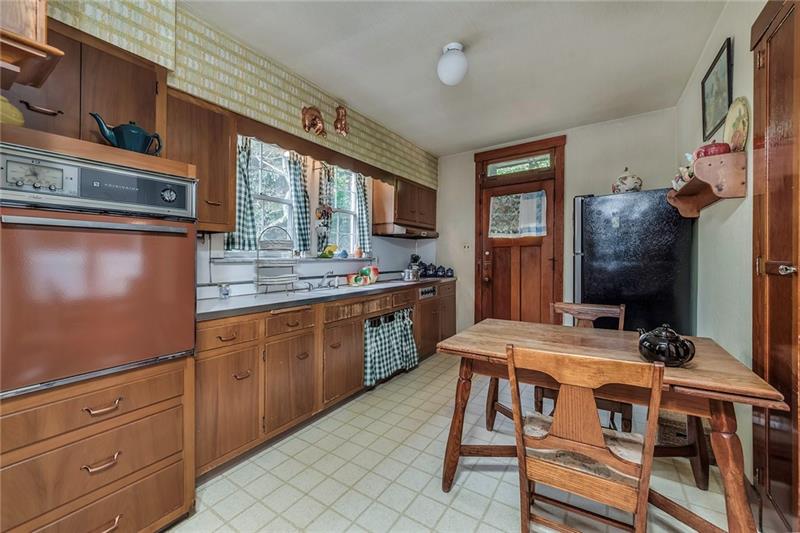6521 Landview Road Pittsburgh, PA 15217 - Photo 15 of 25 Gallery Image 15